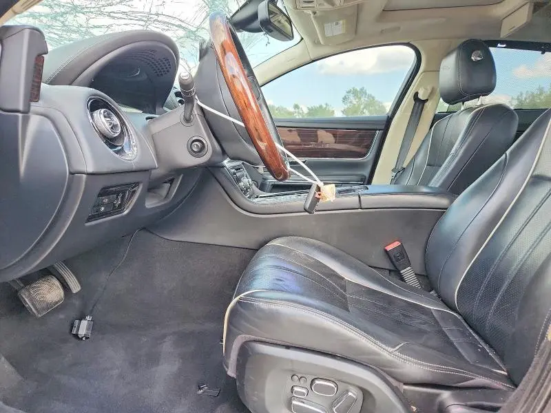 2014 JAGUAR XJL PORTFOLIO  
