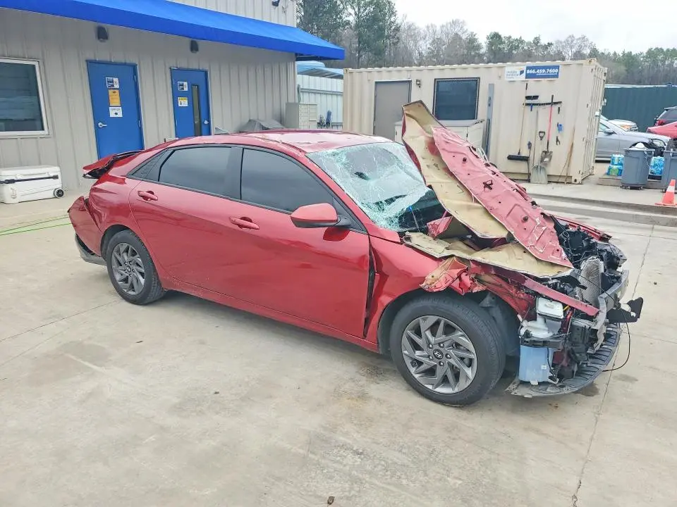 2024 HYUNDAI ELANTRA SEL  