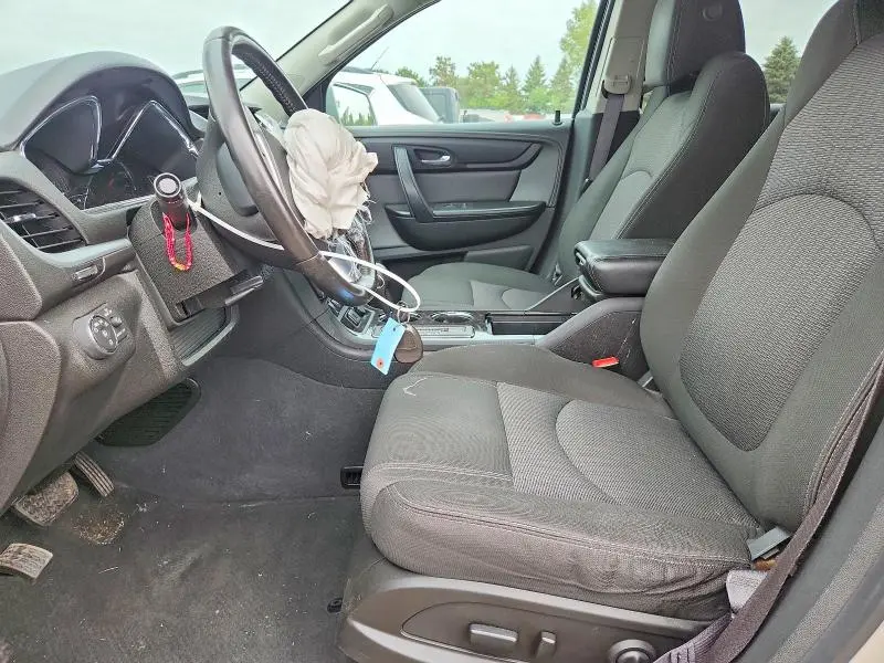2015 CHEVROLET TRAVERSE LT  
