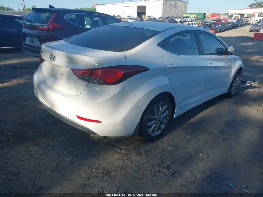 2015 HYUNDAI ELANTRA SE