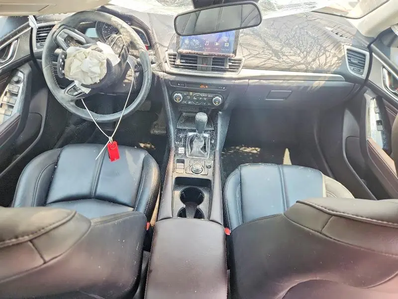 2018 MAZDA 3 TOURING  