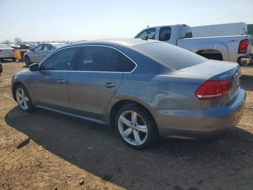 2013 VOLKSWAGEN PASSAT SE  
