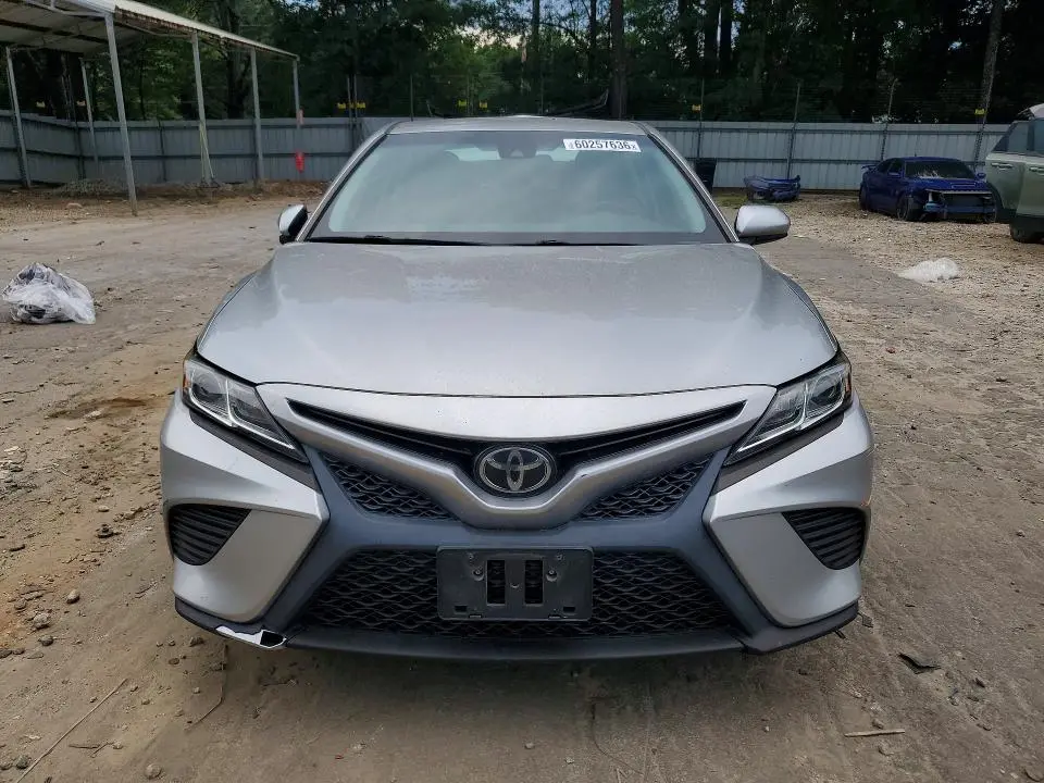 2018 TOYOTA CAMRY SE  