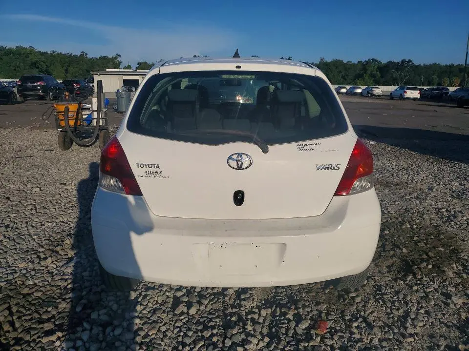 2011 TOYOTA YARIS BASE  
