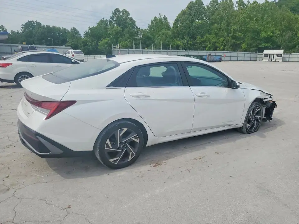 2025 HYUNDAI ELANTRA LIMITED  