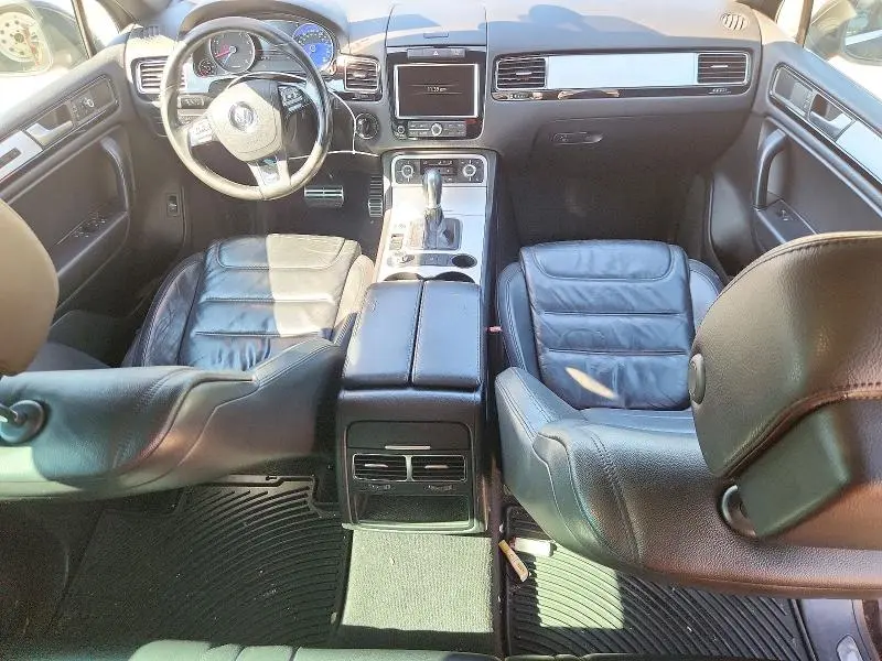 2014 VOLKSWAGEN TOUAREG V6  