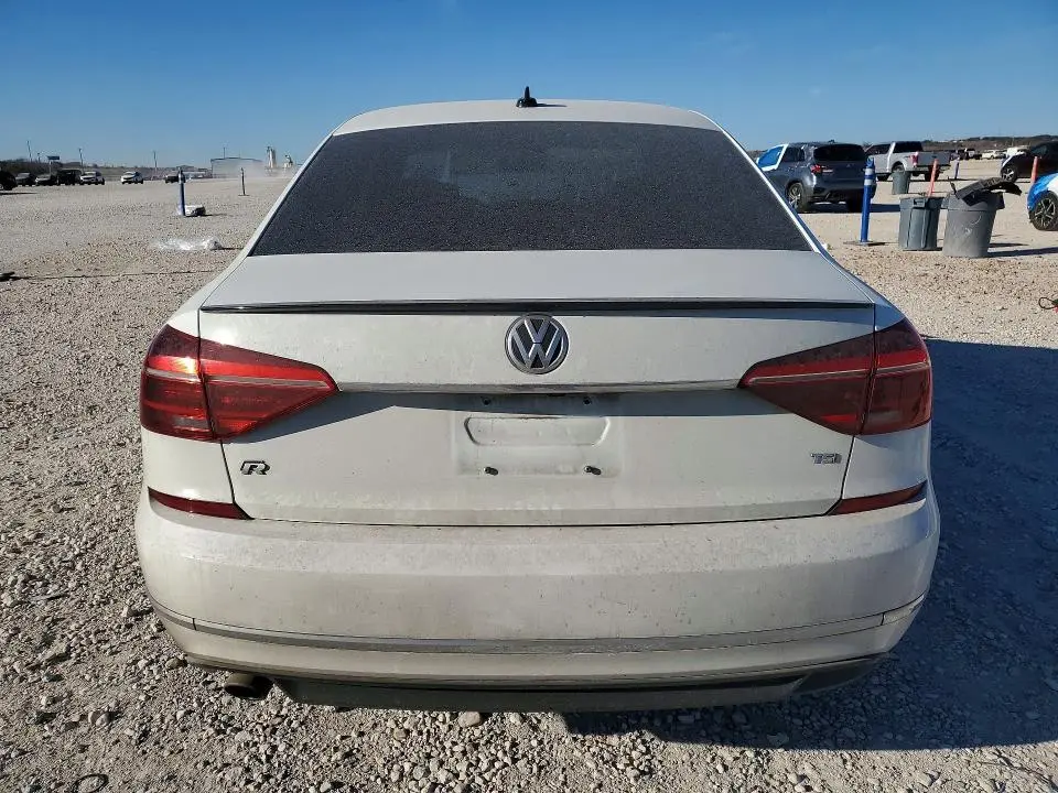 2017 VOLKSWAGEN PASSAT R-LINE  