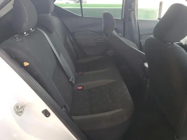 2019 NISSAN KICKS S  