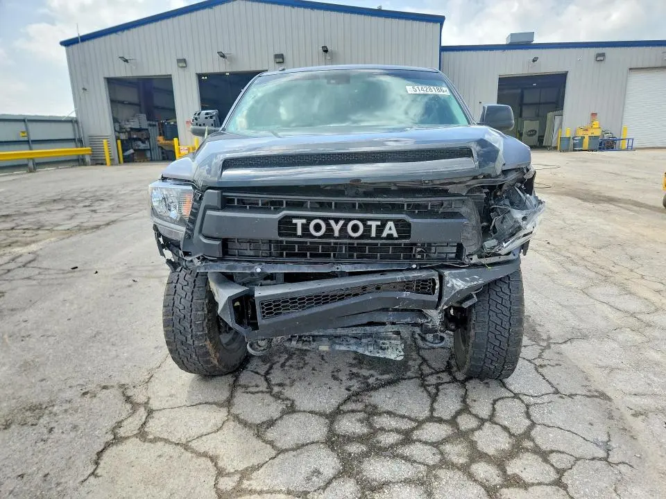 2019 TOYOTA TUNDRA CREWMAX SR5  