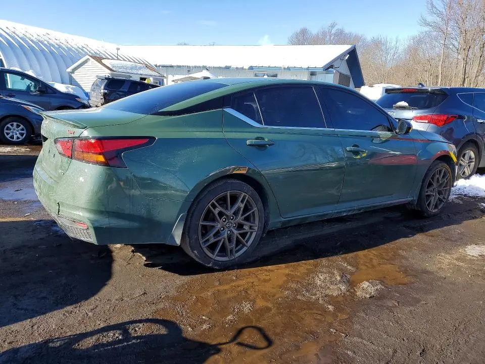 2025 NISSAN ALTIMA SR  