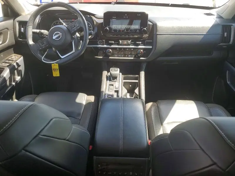 2022 NISSAN PATHFINDER SL  