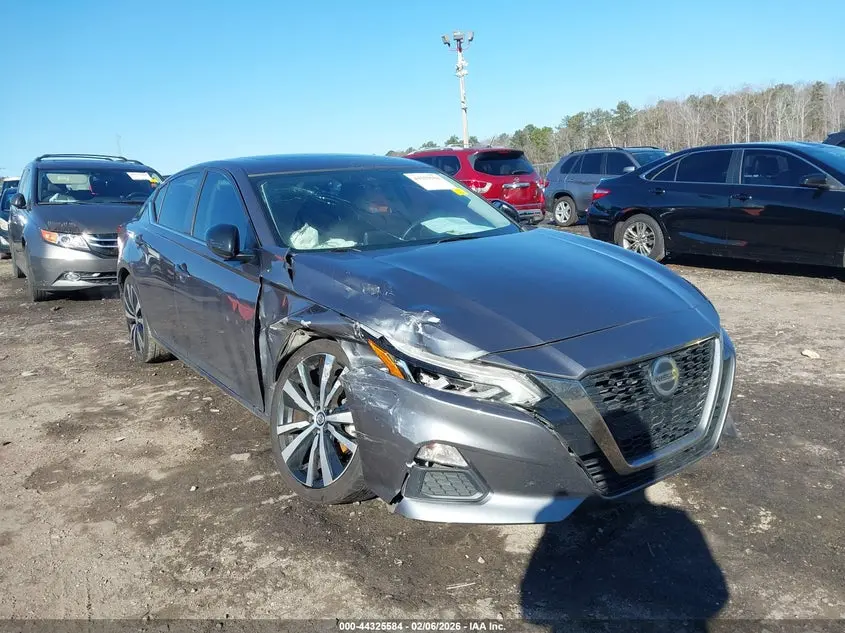 2020 NISSAN ALTIMA SR FWD