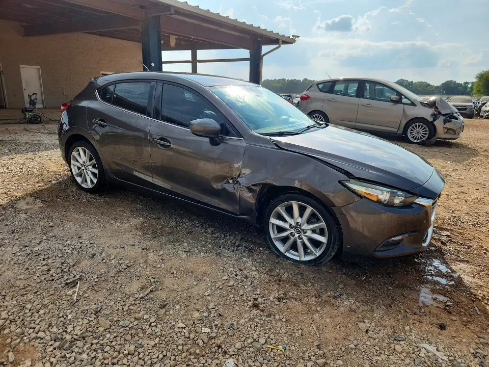 2017 MAZDA 3 TOURING  