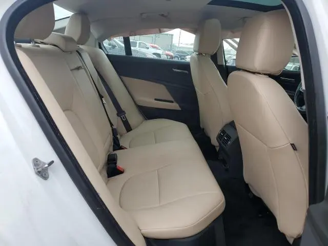 2017 JAGUAR XE PREMIUM  