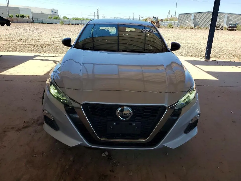 2022 NISSAN ALTIMA SR  