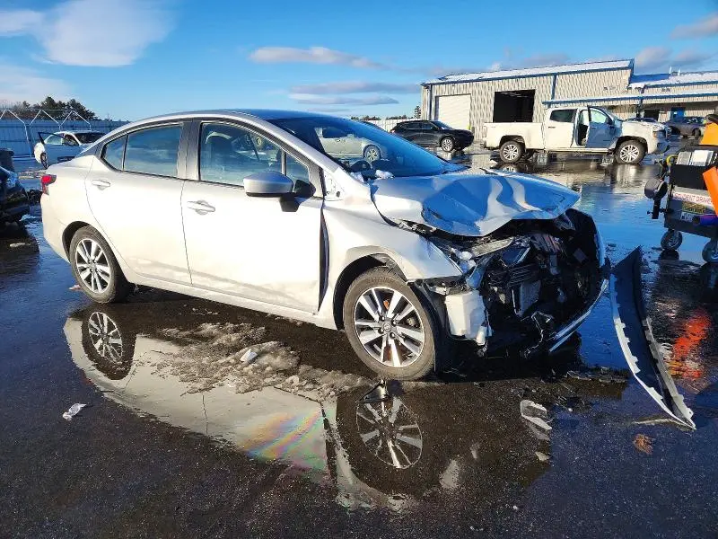 2022 NISSAN VERSA SV  