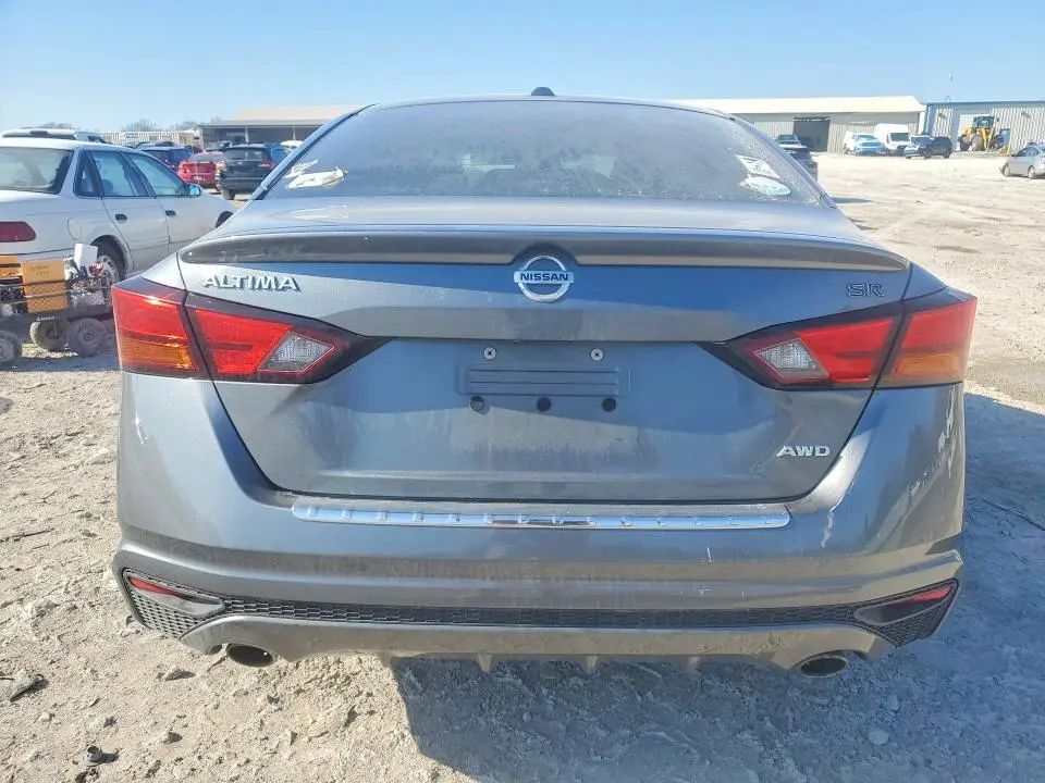 2019 NISSAN ALTIMA SR  