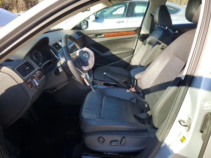 2013 VOLKSWAGEN PASSAT SEL  