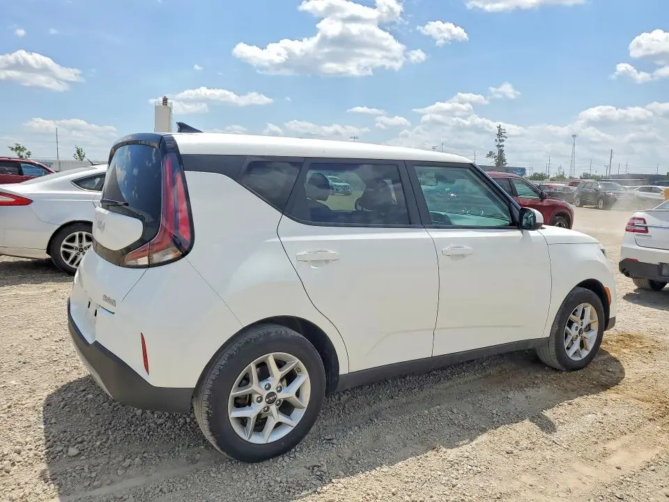 2025 KIA SOUL LX  