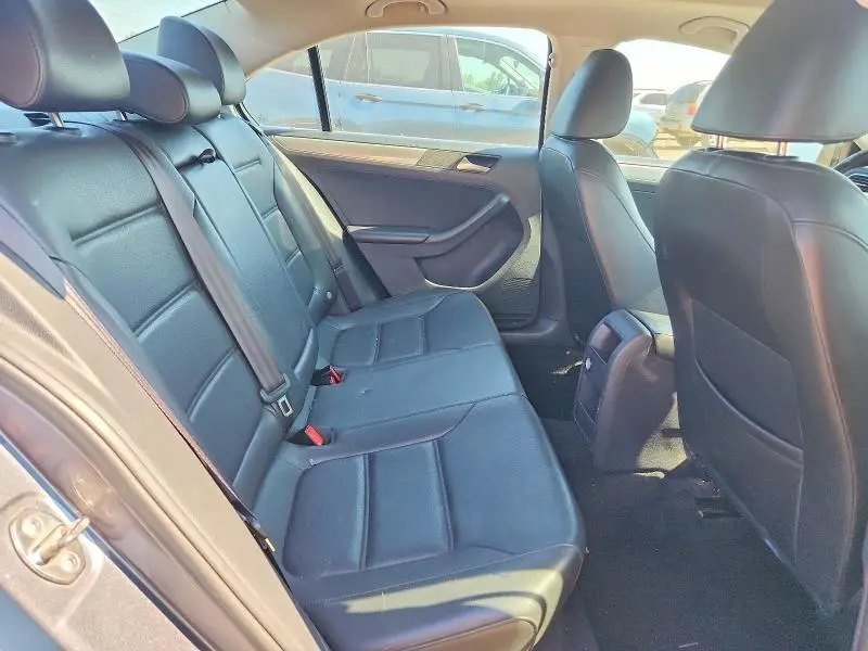 2015 VOLKSWAGEN JETTA SE  