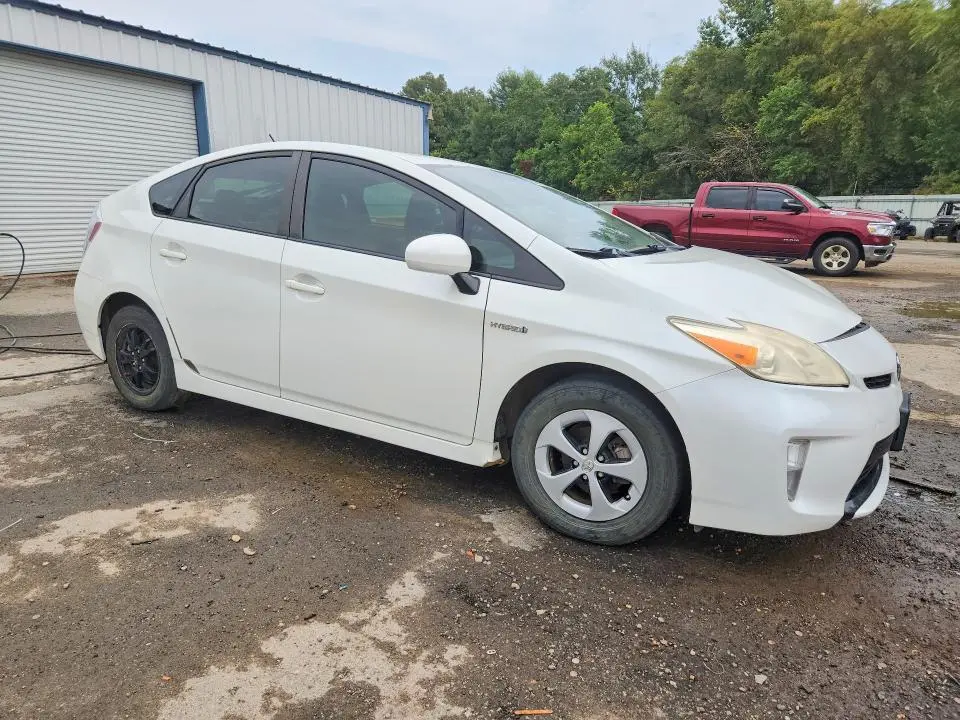 2015 TOYOTA PRIUS FOUR  
