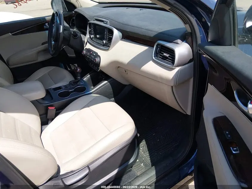 2017 KIA SORENTO 2.4L LX