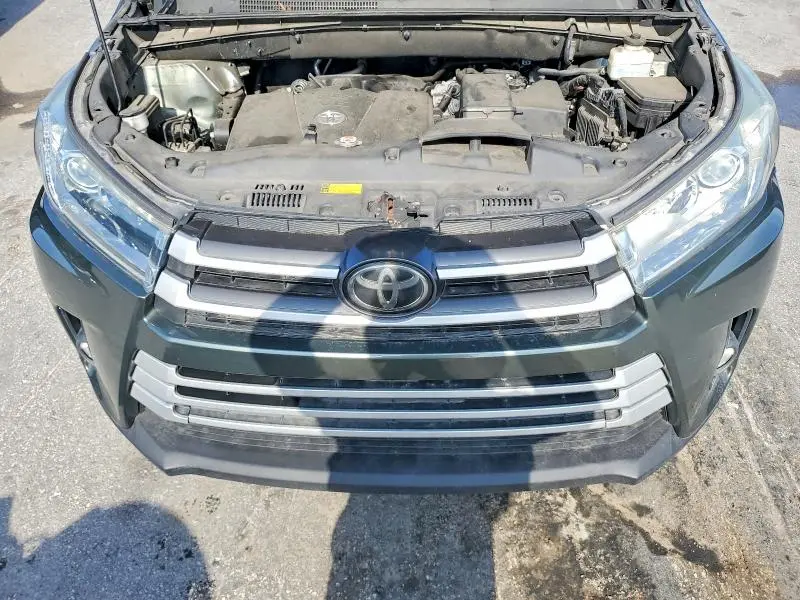 2019 TOYOTA HIGHLANDER LE PLUS  