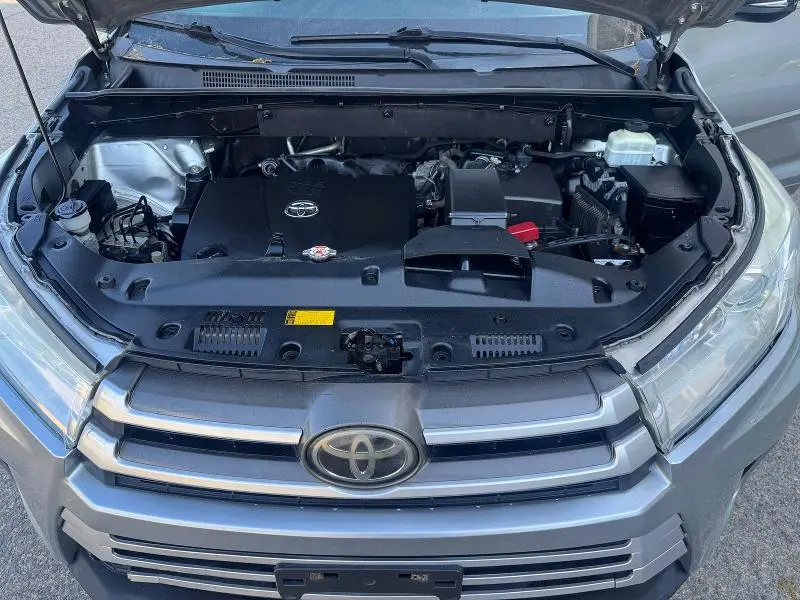 2018 TOYOTA HIGHLANDER LE  
