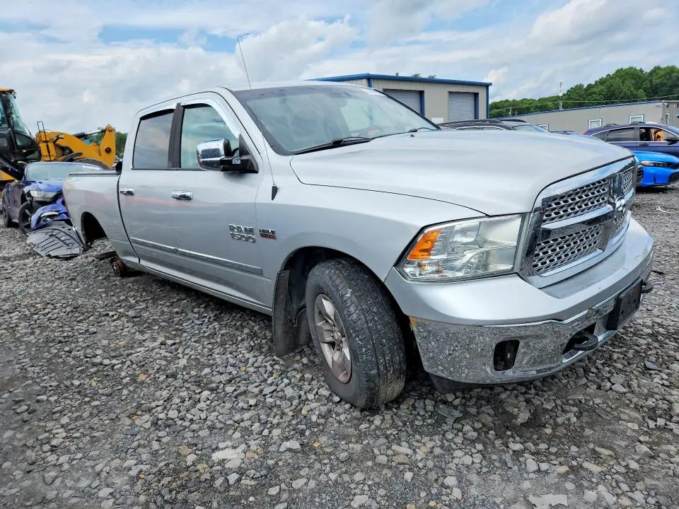 2016 RAM 1500 SLT  