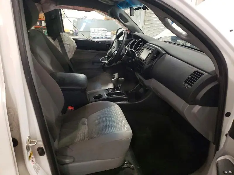 2015 TOYOTA TACOMA V6  