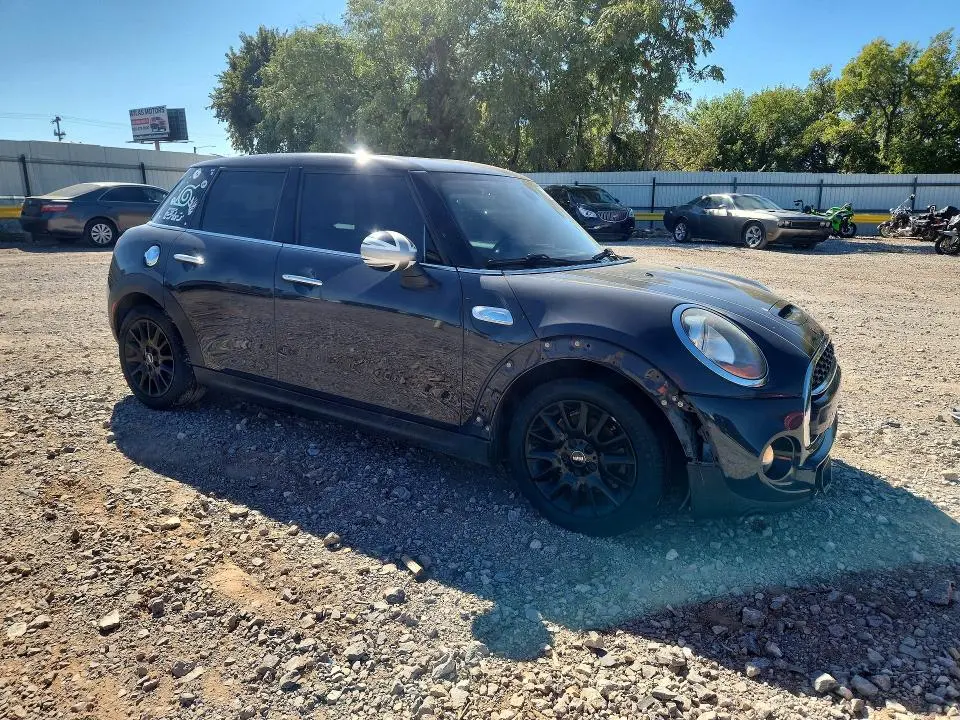 2016 MINI COOPER S  