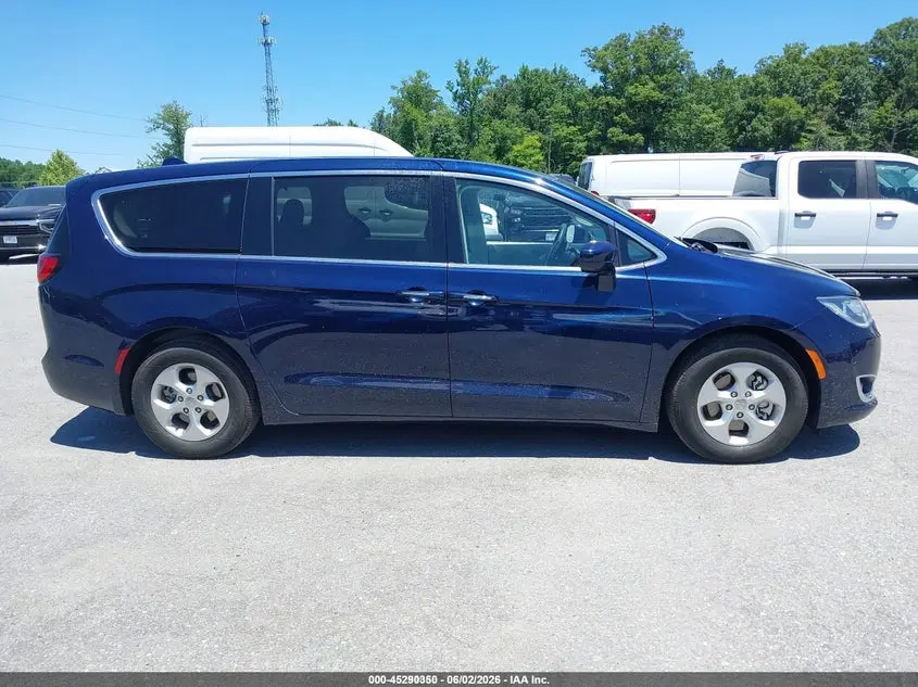 2018 CHRYSLER PACIFICA HYBRID TOURING PLUS