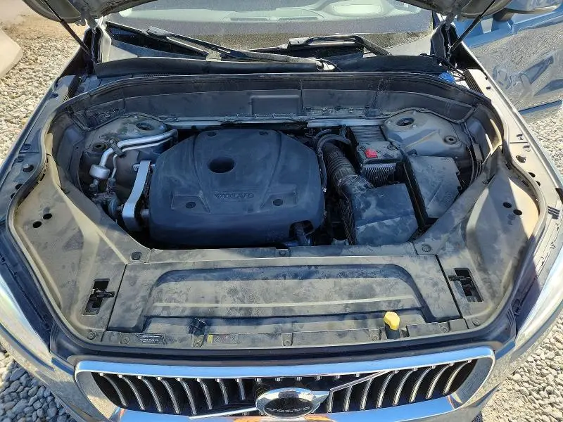 2020 VOLVO XC90 T6 MOMENTUM  