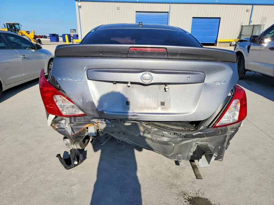 2019 NISSAN VERSA SV  