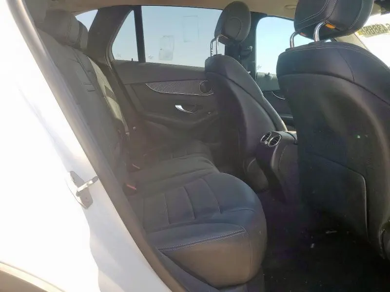 2017 MERCEDES-BENZ GLC 300