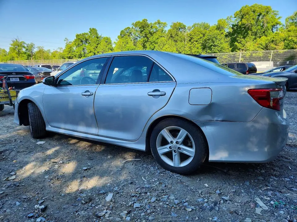 2014 TOYOTA CAMRY SE  