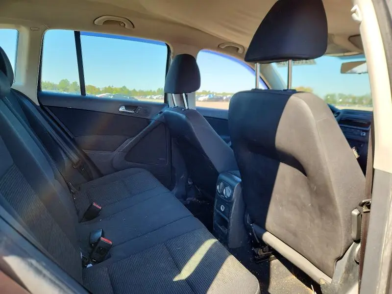 2014 VOLKSWAGEN TIGUAN S  