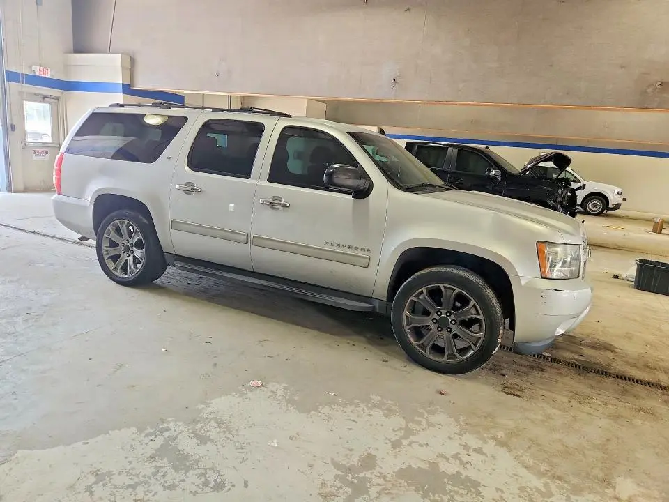 2013 CHEVROLET SUBURBAN K1500 LT  