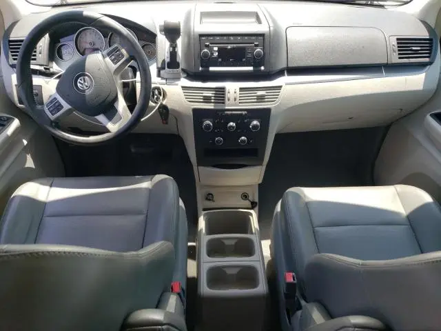 2011 VOLKSWAGEN ROUTAN SE  