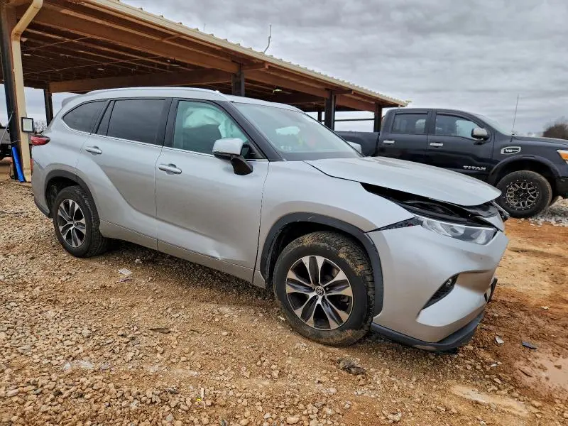 2020 TOYOTA HIGHLANDER XLE  
