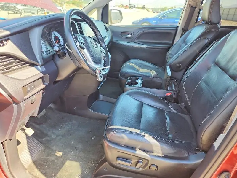 2019 TOYOTA SIENNA SE 8-PASSENGER  