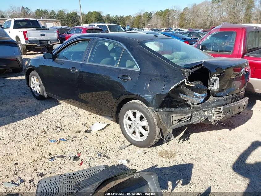 2011 TOYOTA CAMRY LE