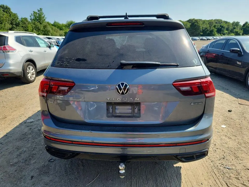 2022 VOLKSWAGEN TIGUAN SE R-LINE BLACK  