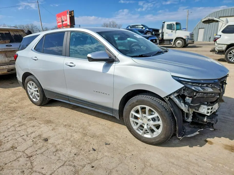 2022 CHEVROLET EQUINOX LT  