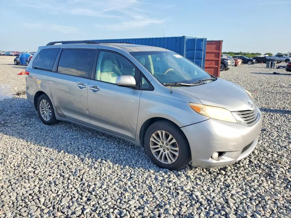2012 TOYOTA SIENNA XLE 8-PASSENGER  