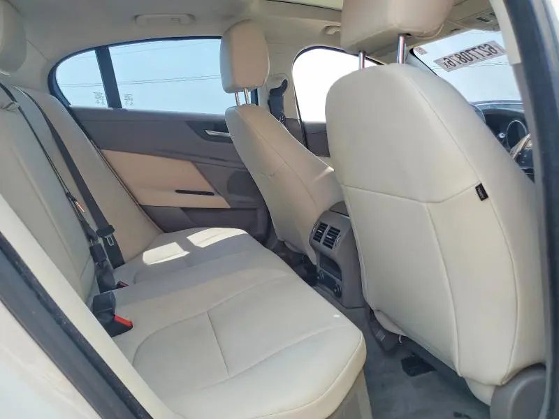 2018 JAGUAR XE PREMIUM  
