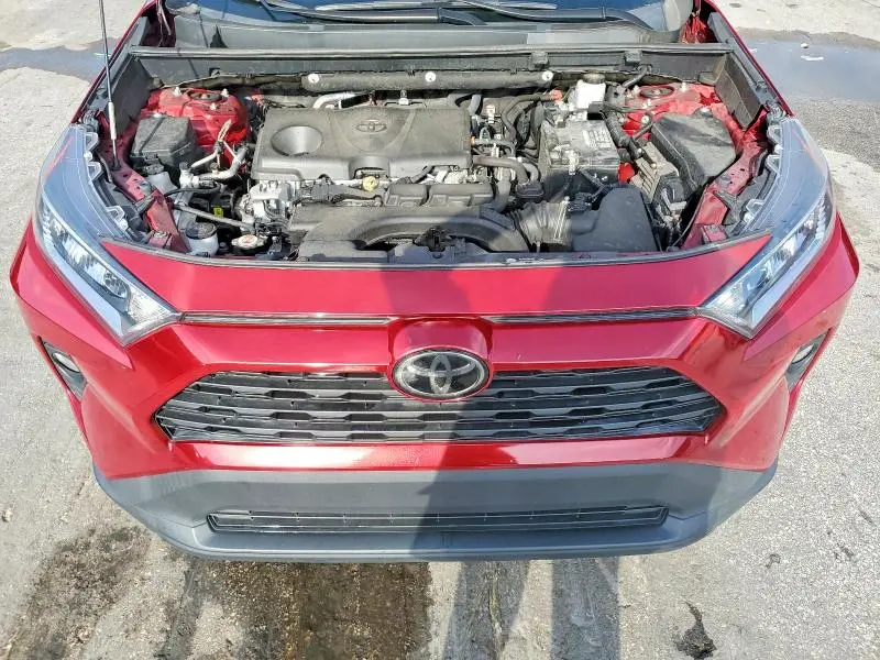 2021 TOYOTA RAV4 XLE  