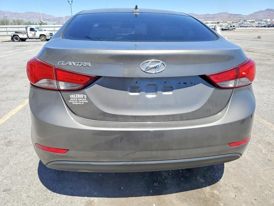2016 HYUNDAI ELANTRA SE  