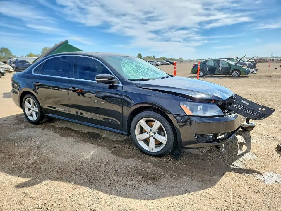 2013 VOLKSWAGEN PASSAT SE  