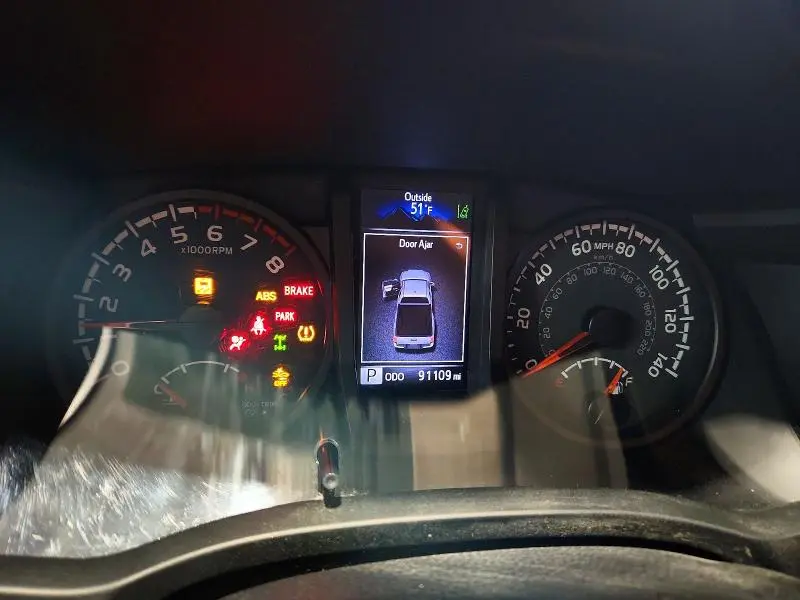 2020 TOYOTA TACOMA SR  